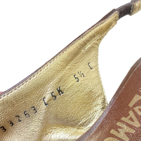 サルバトーレフェラガモ FERRAGAMO/SalvatoreFerragamo サンダル 5 1/2C - レザー ダークブラウン レディース ヴァラ 靴