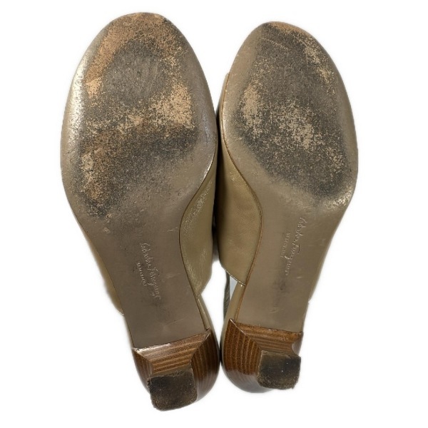 サルバトーレフェラガモ FERRAGAMO/SalvatoreFerragamo サンダル 4 1/2 - レザー ベージュ レディース オープントゥ 靴