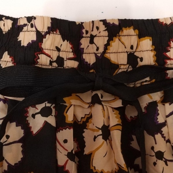 マークバイマークジェイコブス MARC BY MARC JACOBS スカート サイズS - 黒×ベージュ×マルチ レディース 美品 ボトムス