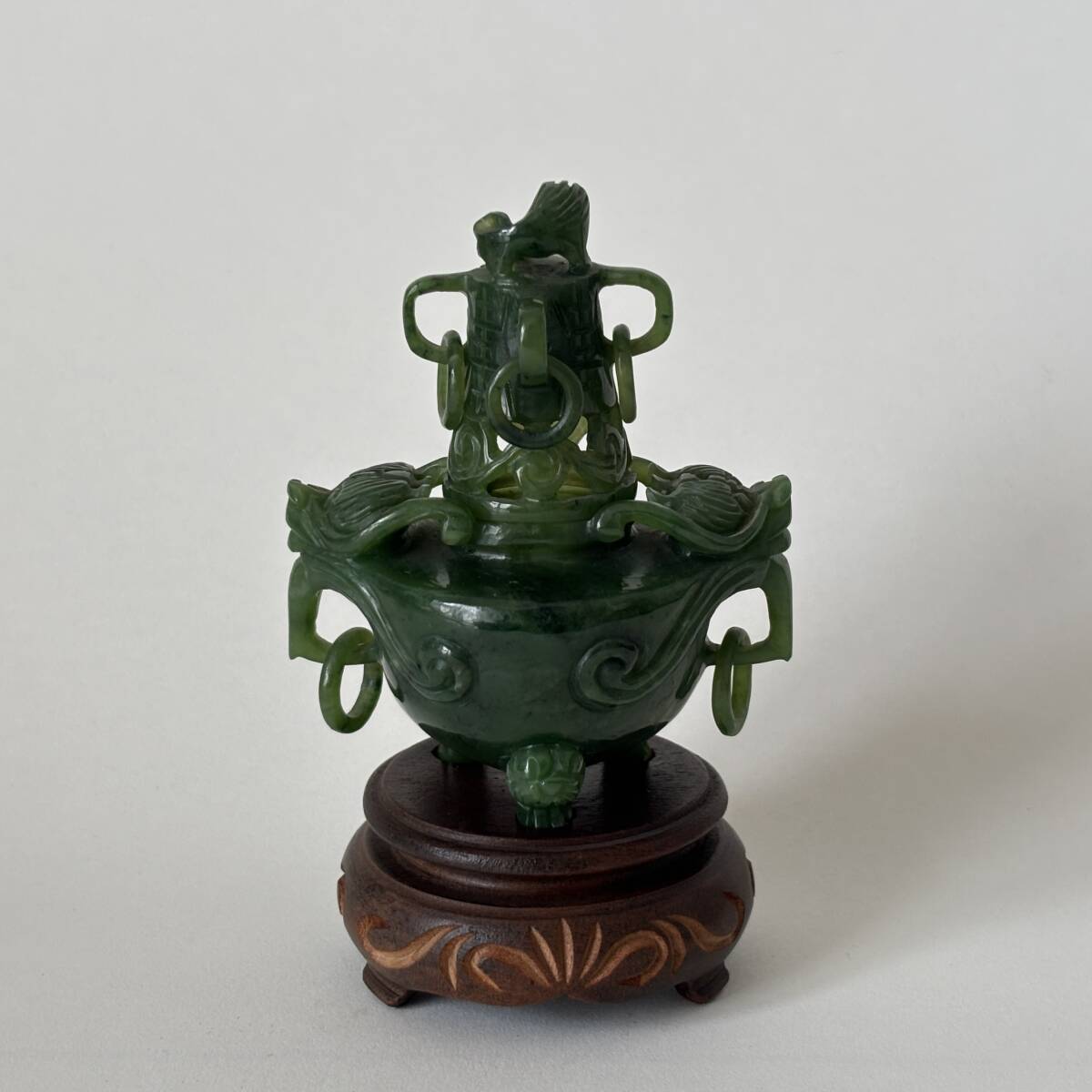 中国美術 翡翠 彫刻 玉石 獅子蓋遊環付き 三つ足 香炉 蓋物 置物