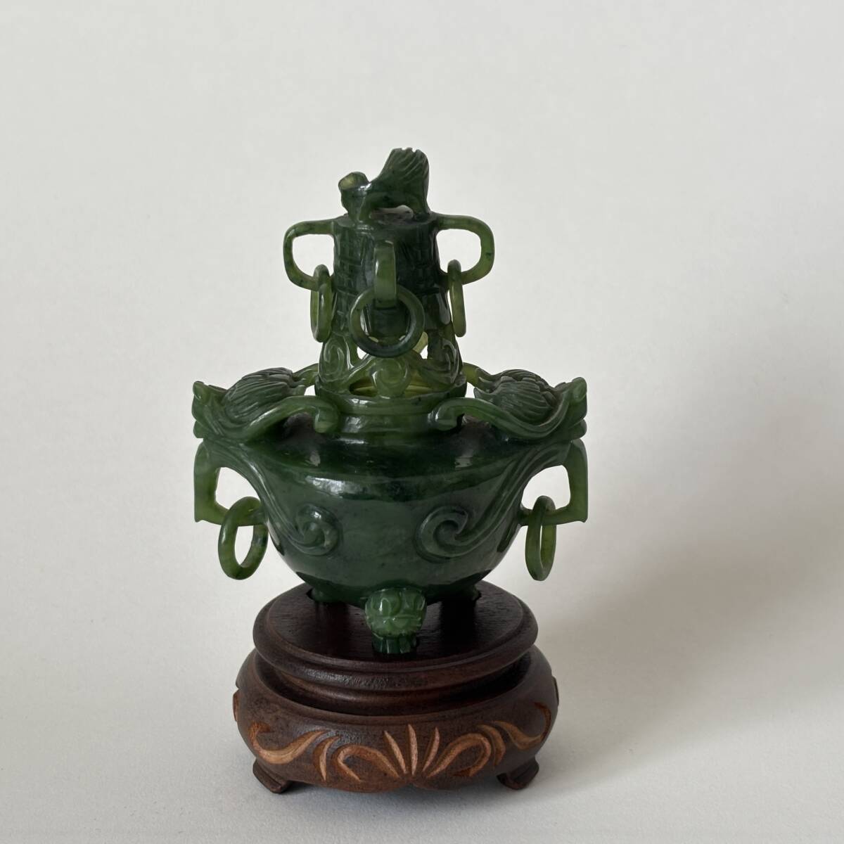 中国美術 翡翠 彫刻 玉石 獅子蓋遊環付き 三つ足 香炉 蓋物 置物
