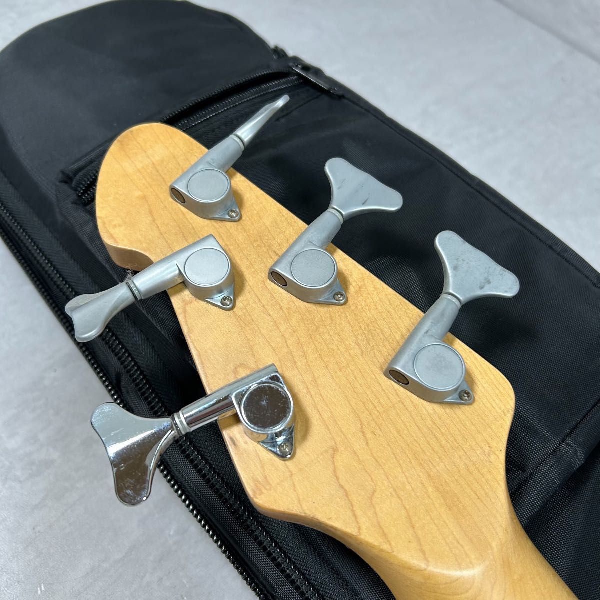 PEAVEY FURY V ピーヴィー フューリ 5弦ベース グリーン　虎杢