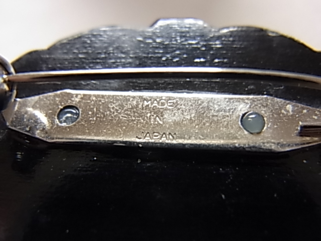 ■ビンテージ/ヴィンテージ　大き目インパクト感　made in　JAPAN刻印　円形　異国感漂うデザイン　お花　フラワー　ブローチ_画像5