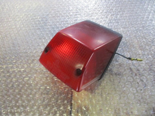 A7AD01 SDR200 задний фонарь 2TV S
