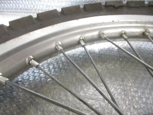 A7AD11 Djebel 250XC переднее колесо SJ45A Y