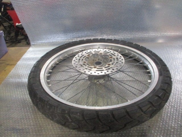 A7AD11 Djebel 250XC переднее колесо SJ45A Y
