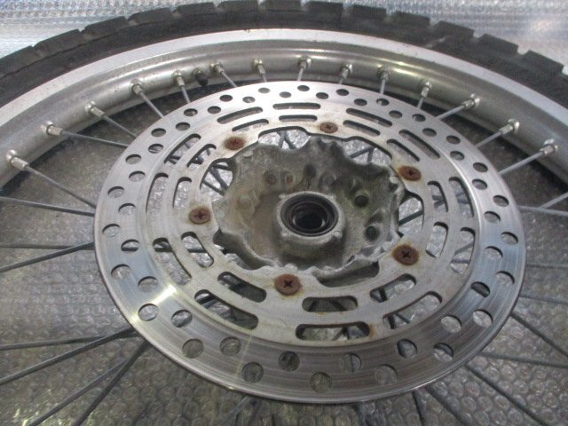 A7AD11 Djebel 250XC переднее колесо SJ45A Y
