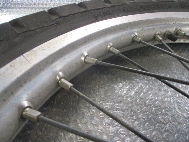 A7AD11 Djebel 250XC переднее колесо SJ45A Y