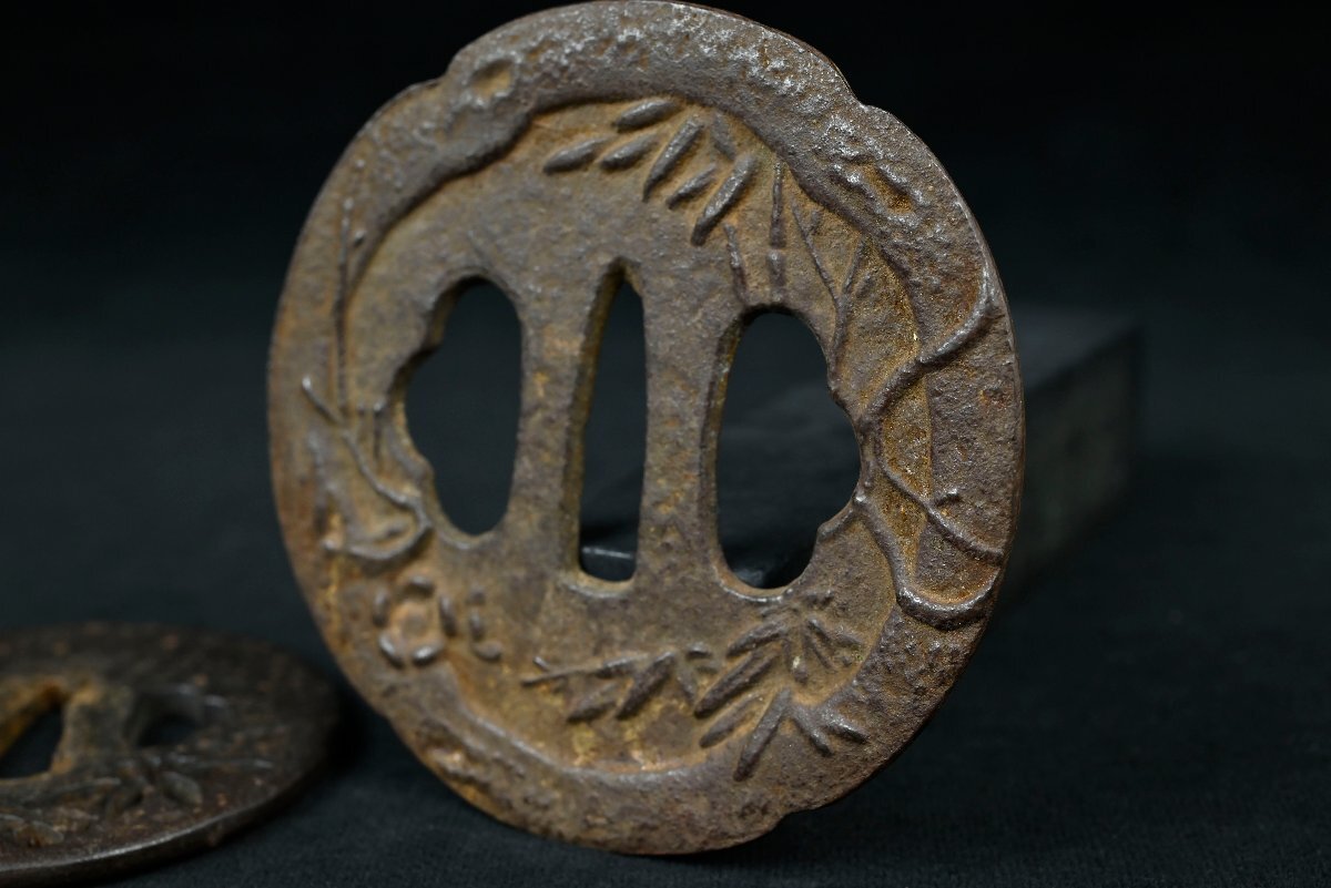 昊】時代武具 鍔 7点 まとめて 鉄地丸型鍔 鉄地透鍔 竹梅図 軍刀 昊】時代武具 鍔 7点 まとめて 鉄地丸型鍔 鉄地透鍔 竹梅図 軍刀