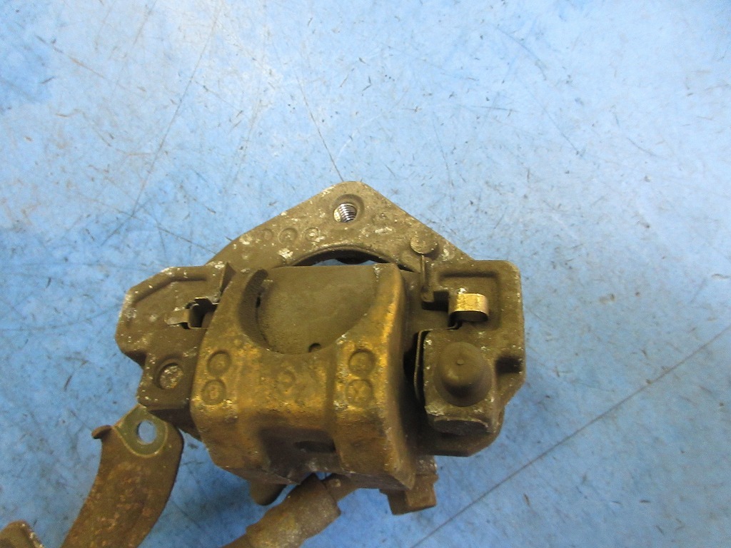 グランドアクシス 100　SB06J　ブレーキキャリパー　注意品　657-2　