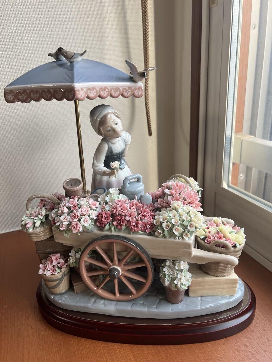 1円〜 極上品 LLADRO リヤドロ 公園通りの花屋さん 1454 1円〜 極上品 LLADRO リヤドロ 公園通りの花屋さん 1454