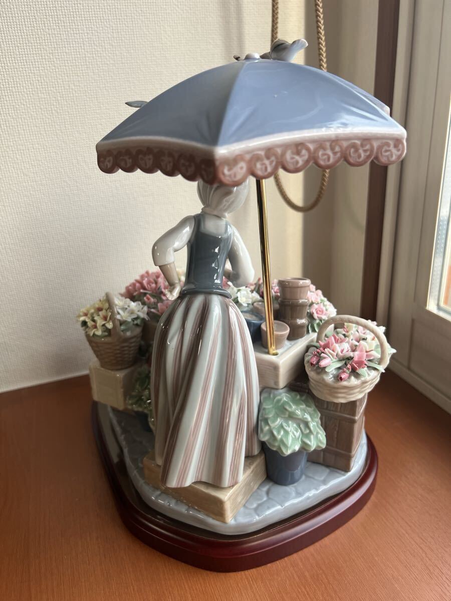 1円〜 極上品 LLADRO リヤドロ 公園通りの花屋さん 1454 1円〜 極上品 LLADRO リヤドロ 公園通りの花屋さん 1454