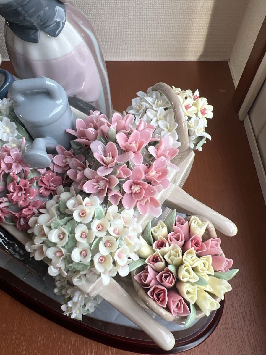 1円〜 極上品 LLADRO リヤドロ 公園通りの花屋さん 1454 1円〜 極上品 LLADRO リヤドロ 公園通りの花屋さん 1454