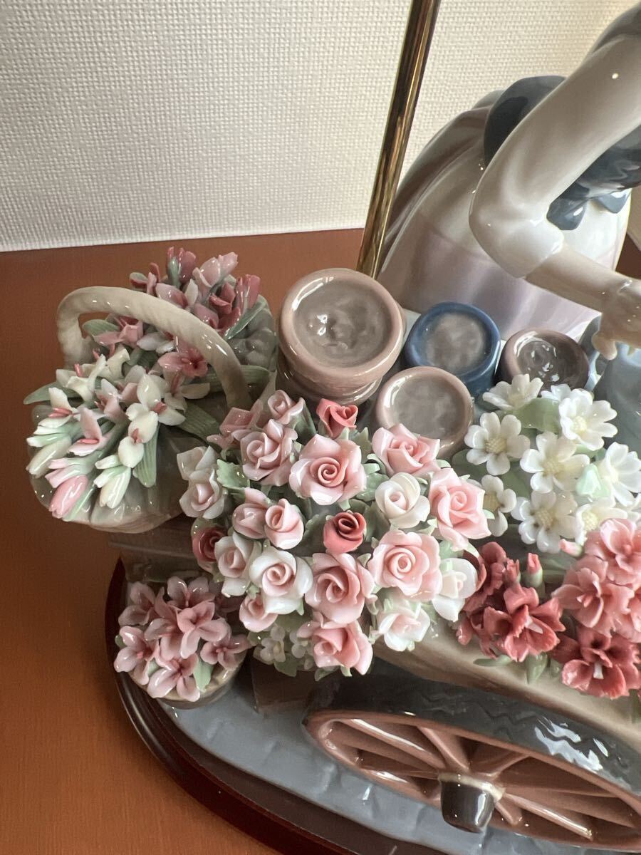 1円〜 極上品 LLADRO リヤドロ 公園通りの花屋さん 1454 1円〜 極上品 LLADRO リヤドロ 公園通りの花屋さん 1454