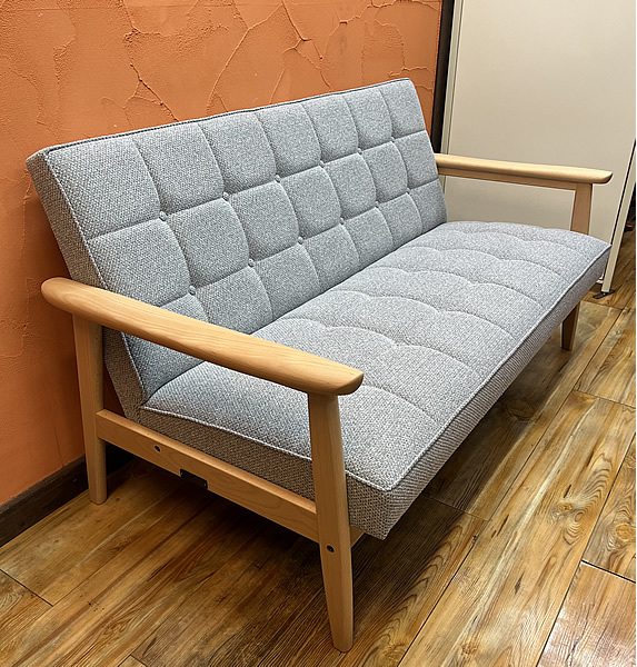 ●〇 カリモク60 Kチェア2シーター ミストグレー ブナ／ピュアビーチ【未使用品】店頭お渡し歓迎?橫浜 〇●