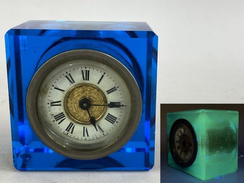 ウランガラス ゼンマイ時計 ドイツ製 ジャンク品 アンティーク ウランガラス ゼンマイ時計 ドイツ製 ジャンク品 アンティーク