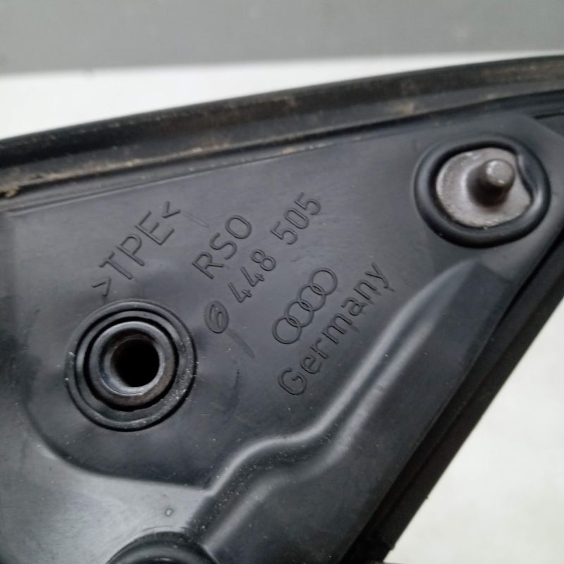 アウディＡ６／Ｃ６／４ＦＢＤＷ　純正　左ドアミラー?。玻冢常保?２５Ｅ２１１３*同梱不可