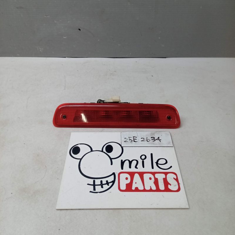 H58A Pajero Mini оригинальный верхний стоп-сигнал 2Z4-28-4/25E2634* включение в покупку не возможно H58A Pajero Mini оригинальный верхний стоп-сигнал 2Z4-28-4/25E2634* включение в покупку не возможно