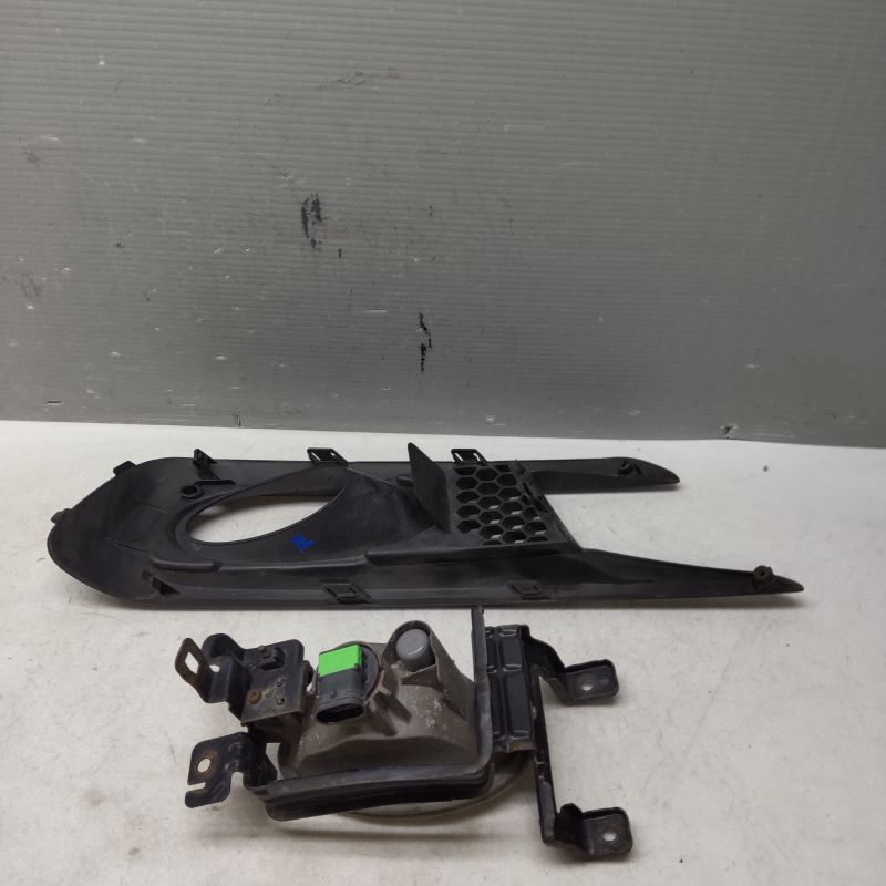 RK6|RK5 Step WGN оригинальный левая противотуманная фара + покрытие 1A1-21-4/25E2720* включение в покупку не возможно 