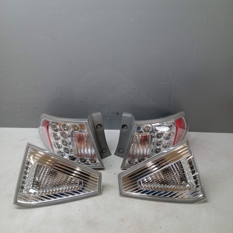 GH3 Impreza оригинальный левый правый задний фонарь + финишная отделка 1B7-4-3/25E2926* включение в покупку не возможно