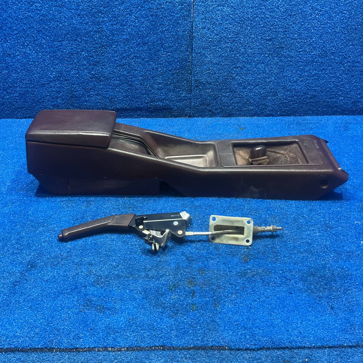 [AK-0026912][N3] S63 舊車 トヨタ クレスタ SX70 GX71 X70 X71　MT用 5速 センターコンソール　サイドブレーキレバー 　597581