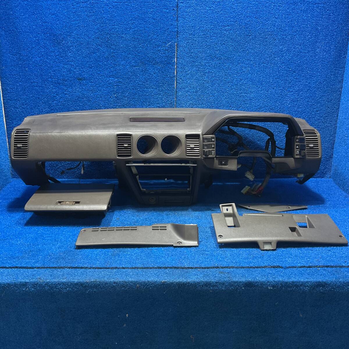 [AK-0027255][U1] S59 旧車 日産 フェアレディZ HGZ31 Z31 300ZX 2by2 ターボ Tバールーフ　『　ダッシュボード　』　601582
