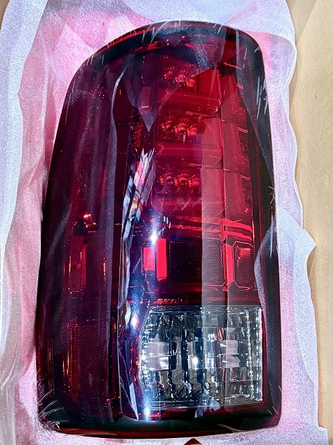 【限定/左側(cè)のみ/レッド/スモーク/V4】00-06y タホ サバーバン ユーコン/デナリ/XL LED リア テール ライト ランプ シボレー GMC
