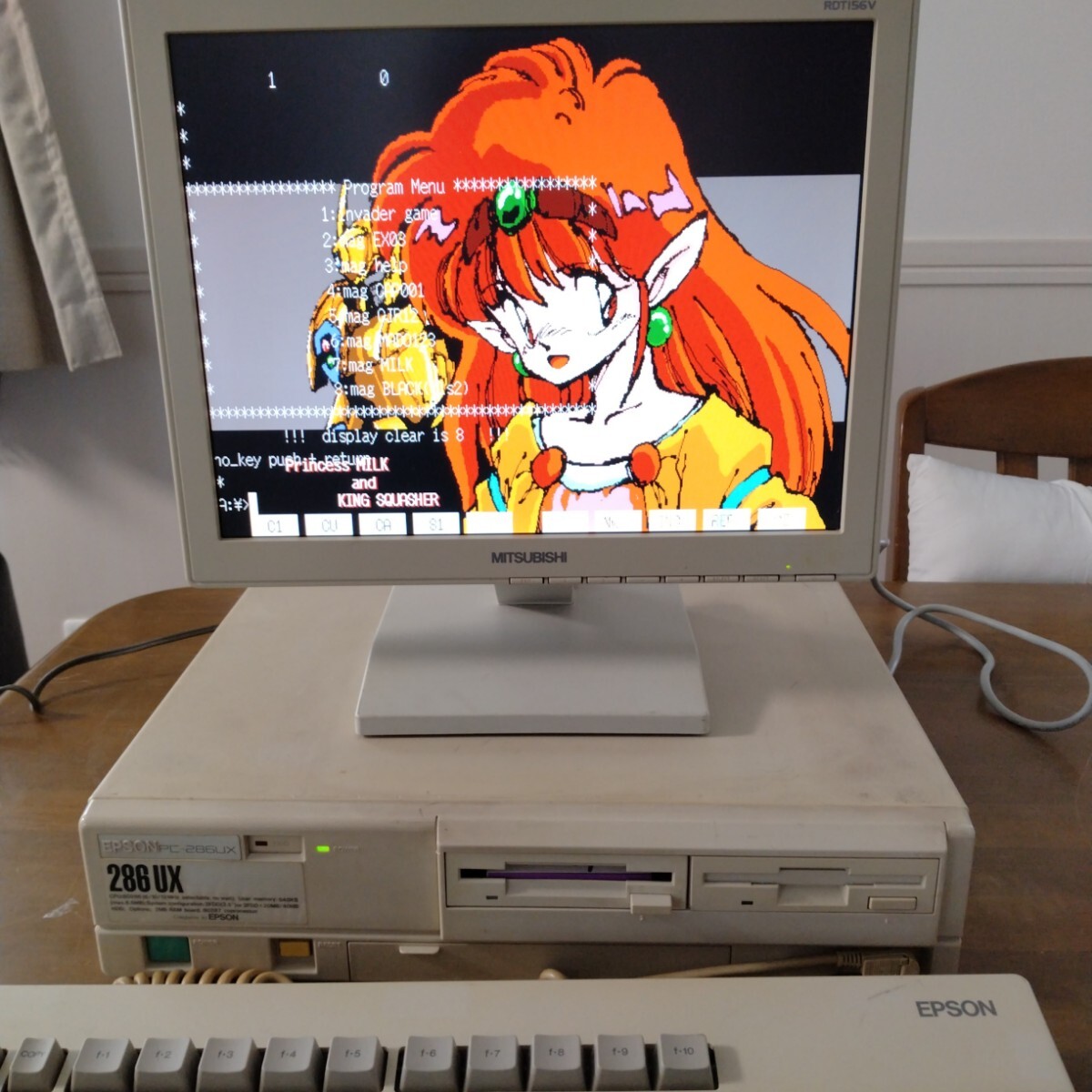 □NEC PC-98互換 EPSON PC-286UX ジャンク キーボード付き 動作 □NEC PC-98互換 EPSON PC-286UX ジャンク キーボード付き 動作