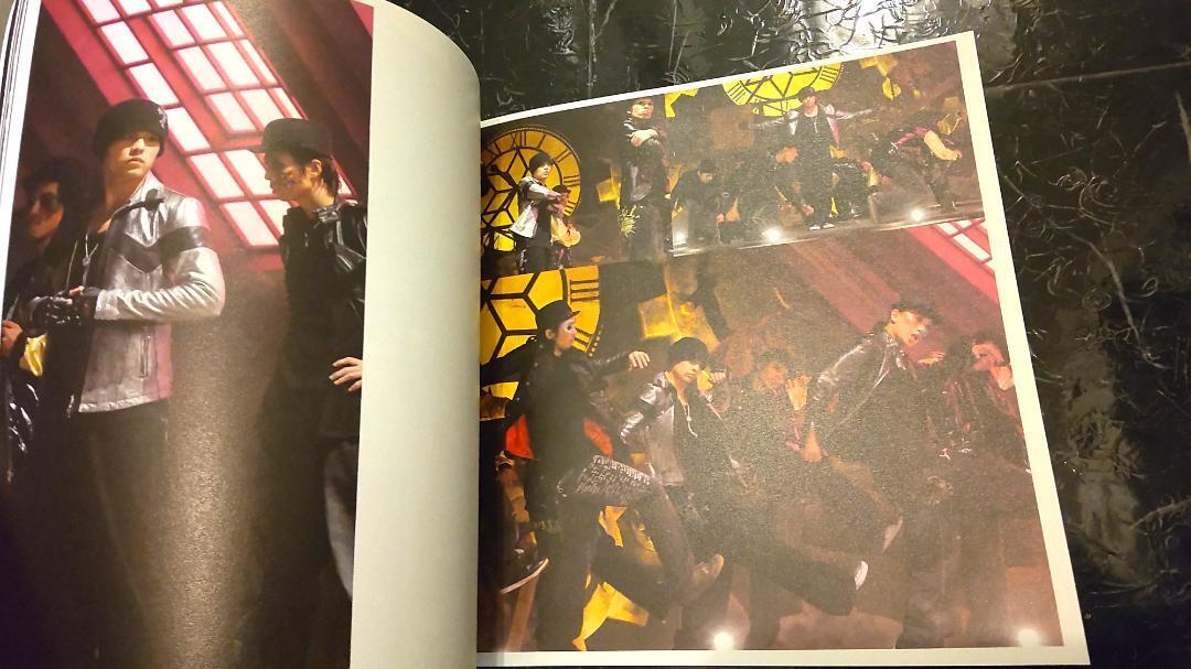 周 杰倫 ジェイ・チョウ Jay Chou 写真集 音楽=影像=音楽 Music 周 杰倫 ジェイ・チョウ Jay Chou 写真集 音楽=影像=音楽 Music