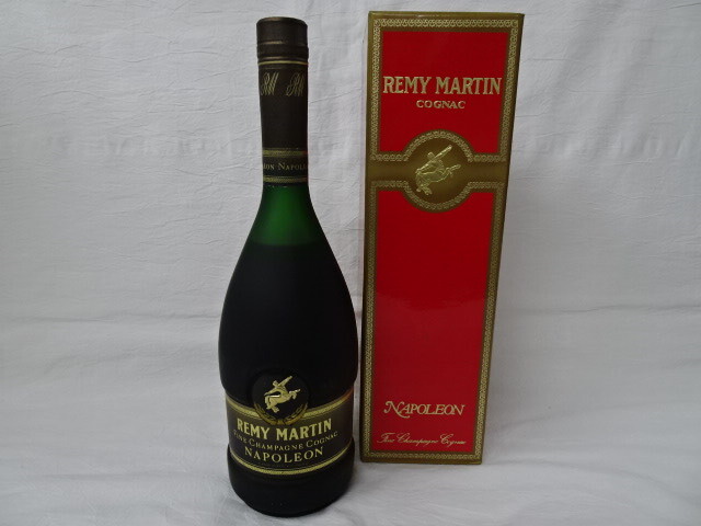 未開栓 REMY MARTIN NAPOLEON レミー マルタン ナポレオン 700ml 箱付 即決