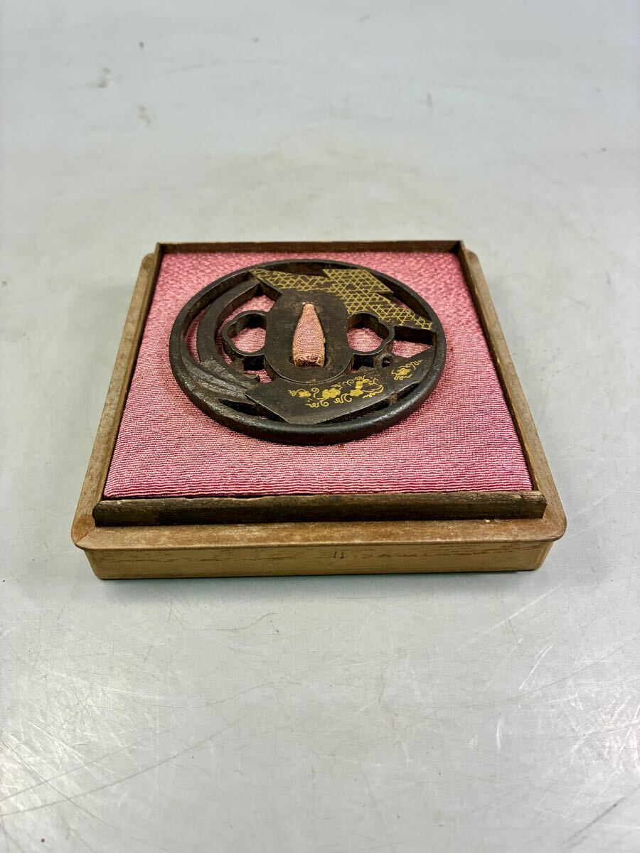 時代武具 刀装具 無銘 正阿弥 鉄地 地透 金布目象嵌鉄鍔 重菱花 時代武具 刀装具 無銘 正阿弥 鉄地 地透 金布目象嵌鉄鍔 重菱花