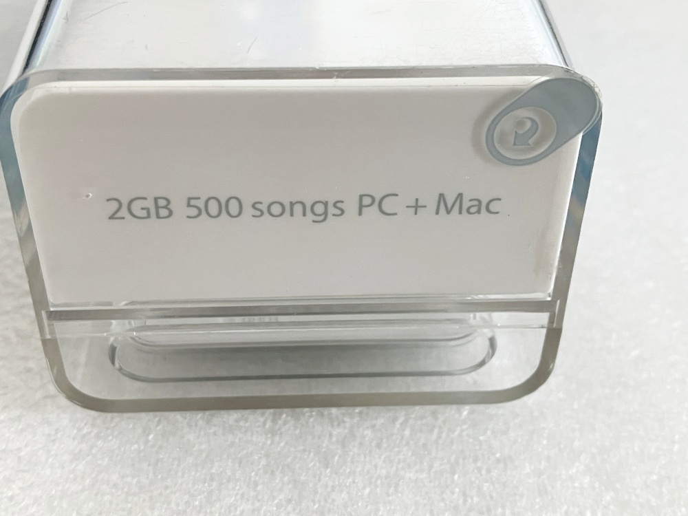 【新品?未開封】　Apple iPod Nano 2GB MA477J/A 
