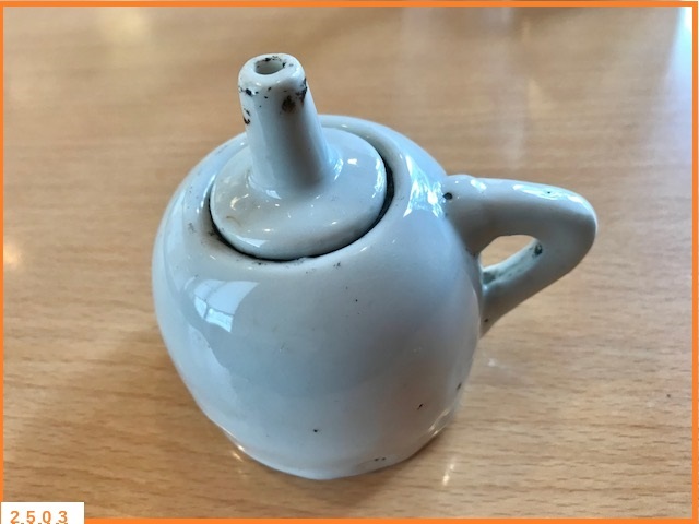 古伊万里 染付 草木模様 徳利 李朝 K-103 古伊万里? 李朝? 李川 染付 皿 五脚
