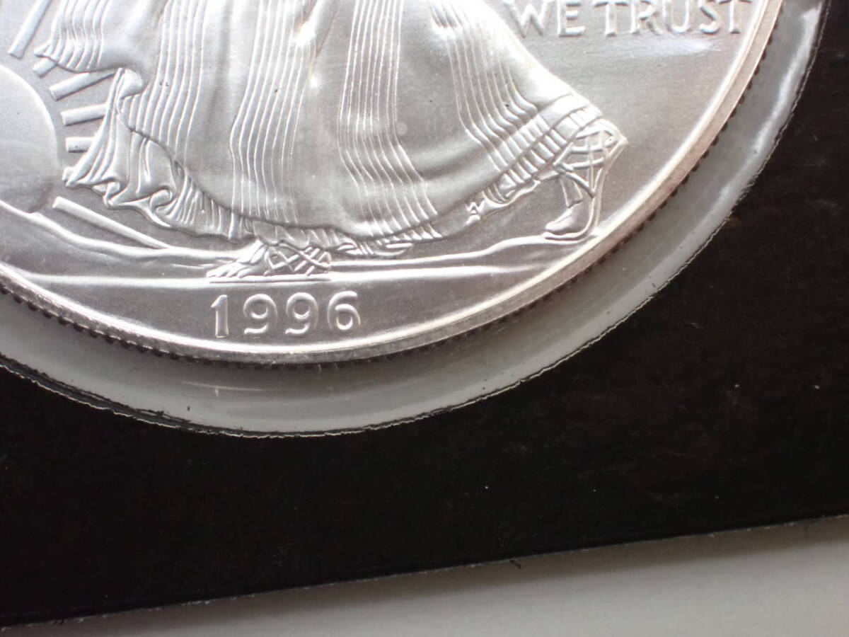 1996 アメリカ イーグル銀貨1オンス(41mmクリアケース付き) 新品
