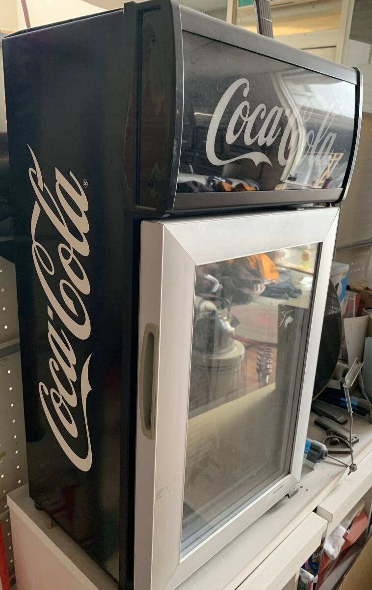 昭和レトロ コカコーラ小型冷蔵庫 ショーケース ガレージ 昭和レトロ コカコーラ小型冷蔵庫 ショーケース ガレージ