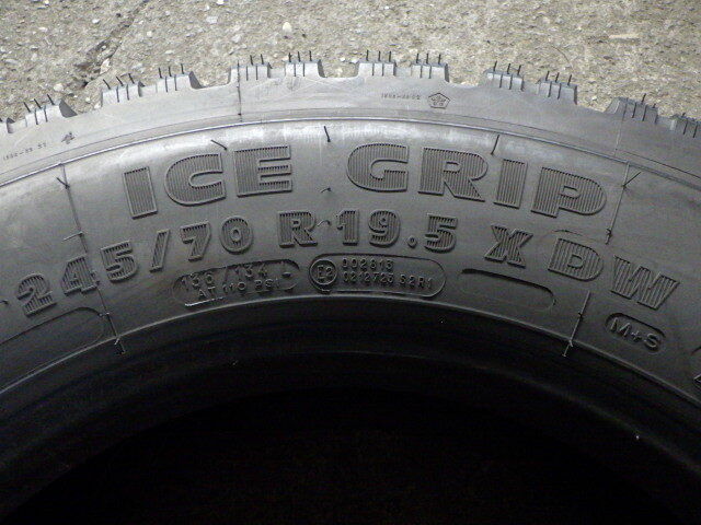 UT2640-ミシュラン ICE GRIP XDW 245/70R19.5 136/134L 中古 2本セット スタッドレスタイヤ 2018年製 ポイント利用_画像2