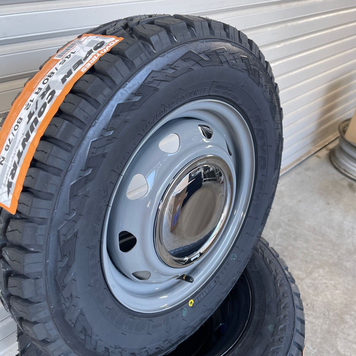 《ネオキャロ》 145/80R12 80/78N TOYO オープンカントリーR/T ハイゼットエブリィキャリィN-VAN軽バン軽トラ　4本セット　グレー_画像4
