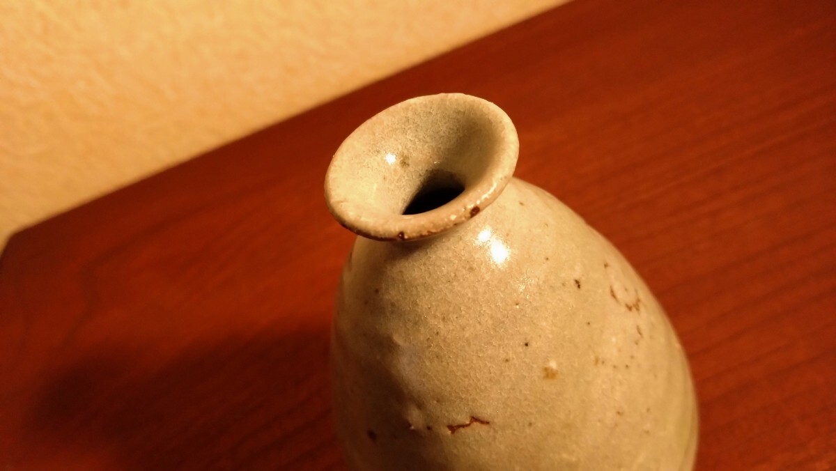 李朝 白釉 青磁 小壺 肩落 蔵出し 1客 李朝 白釉 青磁 小壺 肩落 蔵出し 1客
