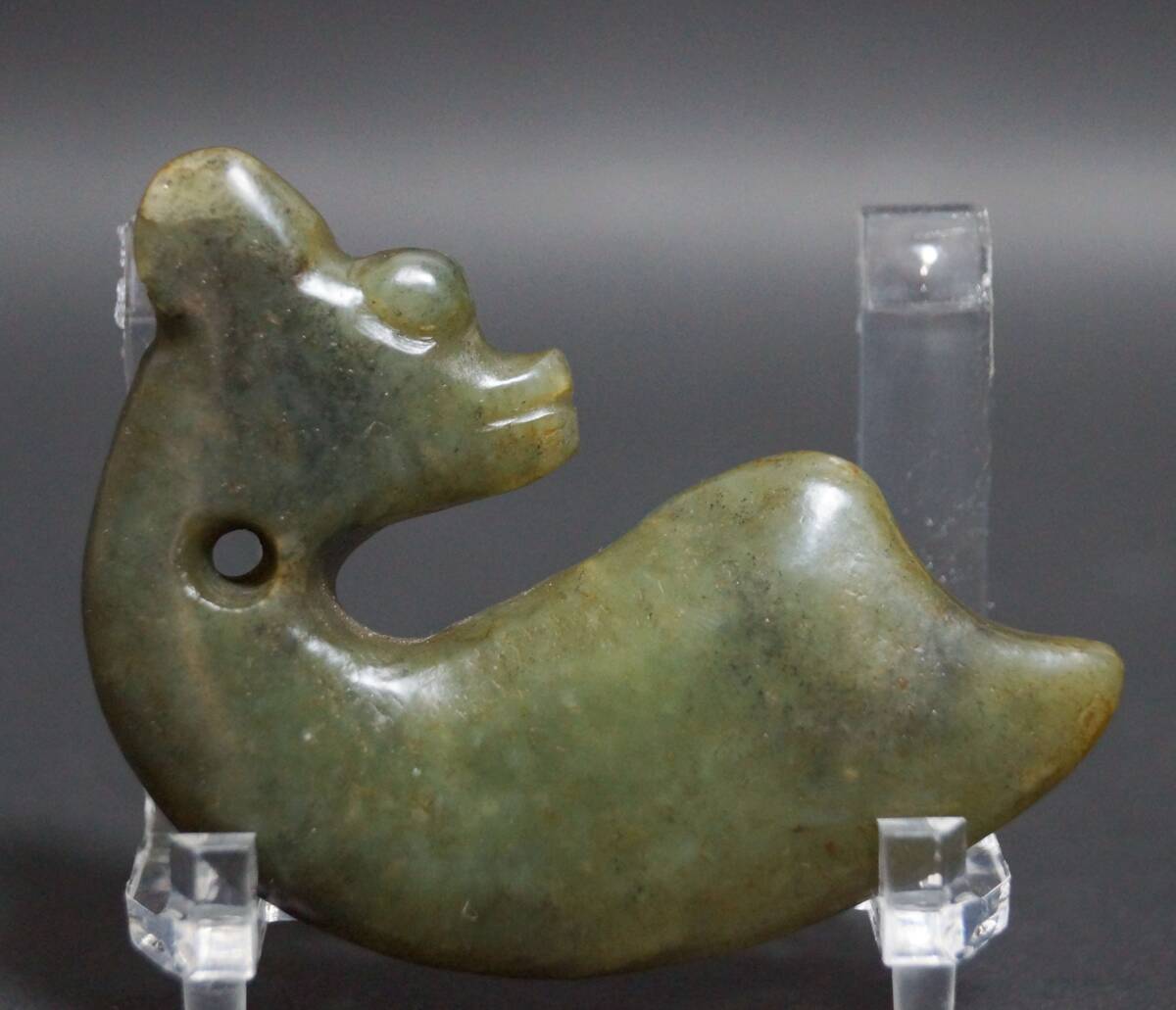 古代 和田玉(ホータン)細工彫り『玉猪龍』 根付 提げ物 装飾品☆紅山文化河磨玉彫☆時代物☆7D0318
