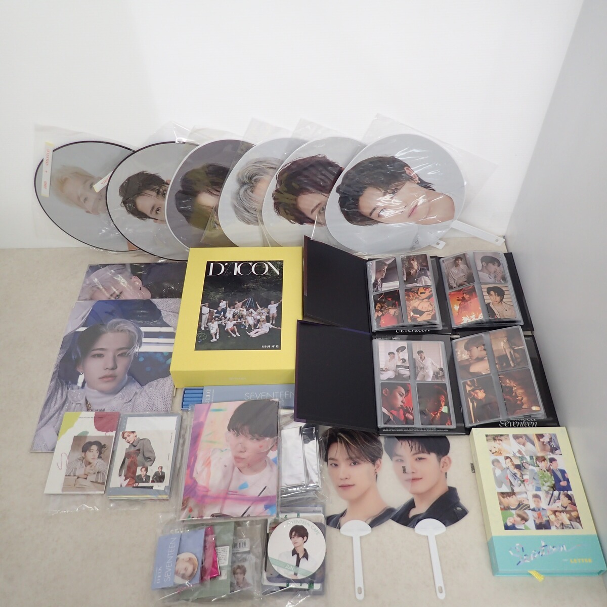 SEVENTEEN グッズ トレカ/うちわ/バインダー 等 まとめてセット SEVENTEEN グッズ トレカ/うちわ/バインダー 等 まとめてセット