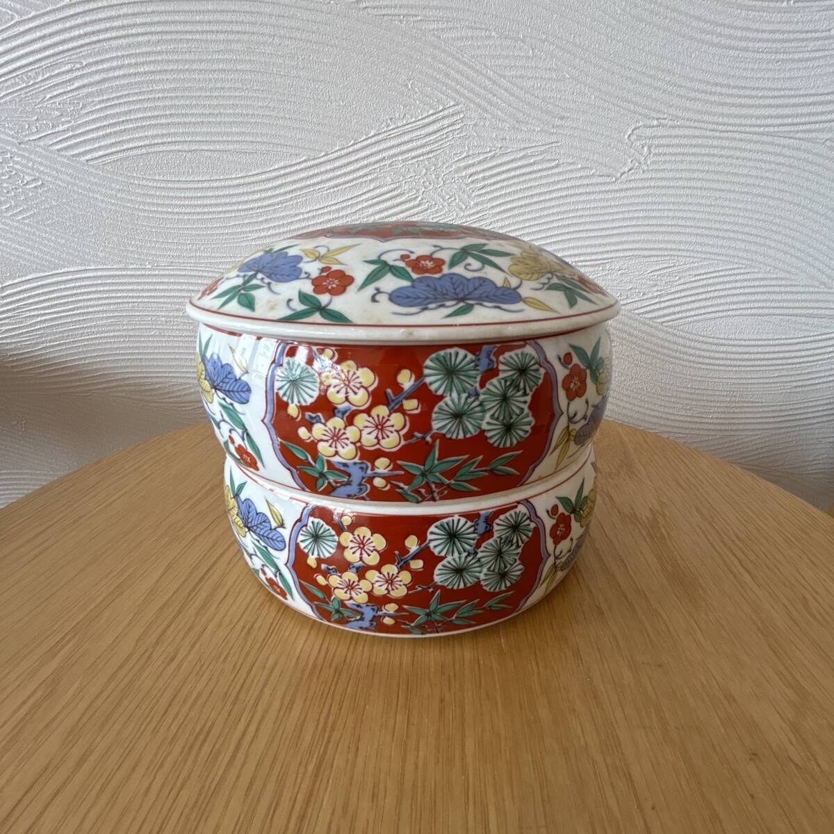 6843 有田焼 哲山作 2段重 おせち器 蓋つき重ね鉢 古伊万里 色絵 6843 有田焼 哲山作 2段重 おせち器 蓋つき重ね鉢 古伊万里 色絵