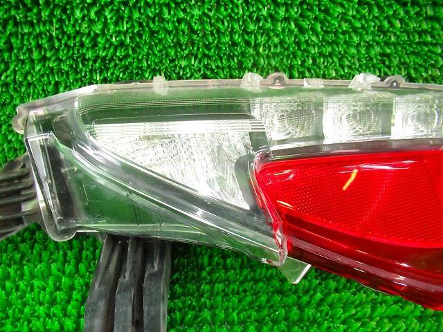 プリウス PHV/ZVW52 純正 右テールランプ/ライト/レンズ LED 刻印S-X ICHIKOH 47-102/81530-47020 トヨタ (121636) プリウス PHV/ZVW52 純正 右テールランプ/ライト/レンズ LED 刻印S-X ICHIKOH 47-102/81530-47020 トヨタ (121636)