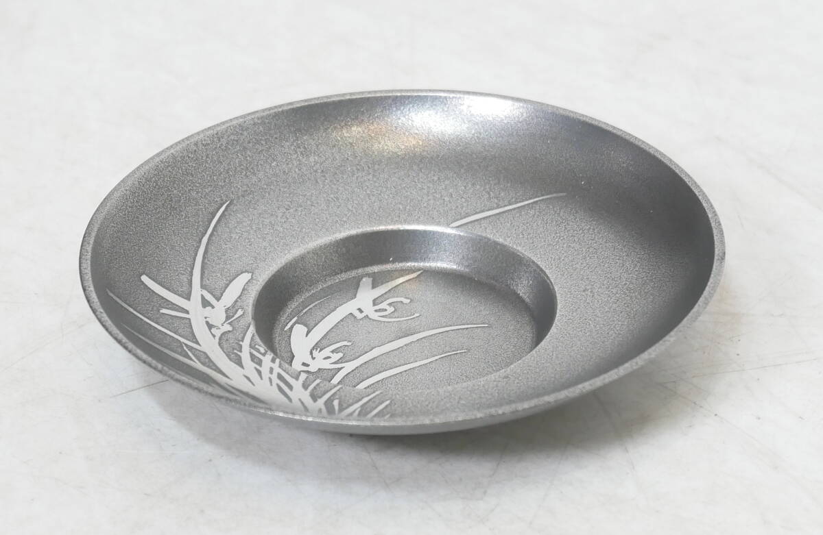 △(R703-H174) 錫半 上錫 絵替り 茶托 5客揃 四君子文 茶道具 △(R703-H174) 錫半 上錫 絵替り 茶托 5客揃 四君子文 茶道具