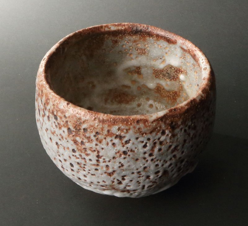 委託HK◇加藤春鼎 鼠志野茶碗 共箱(茶道具 陶磁器 陶芸 美濃焼 委託HK◇加藤春鼎 鼠志野茶碗 共箱(茶道具 陶磁器 陶芸 美濃焼
