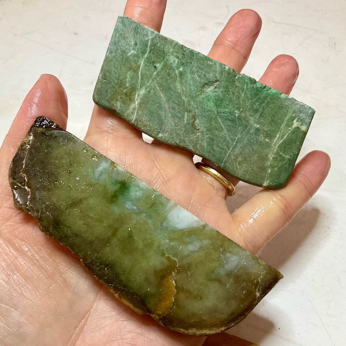 ミャンマー産天然本翡翠原石4pcロットトータル546g[JADEITE ミャンマー産天然本翡翠原石4pcロットトータル546g[JADEITE