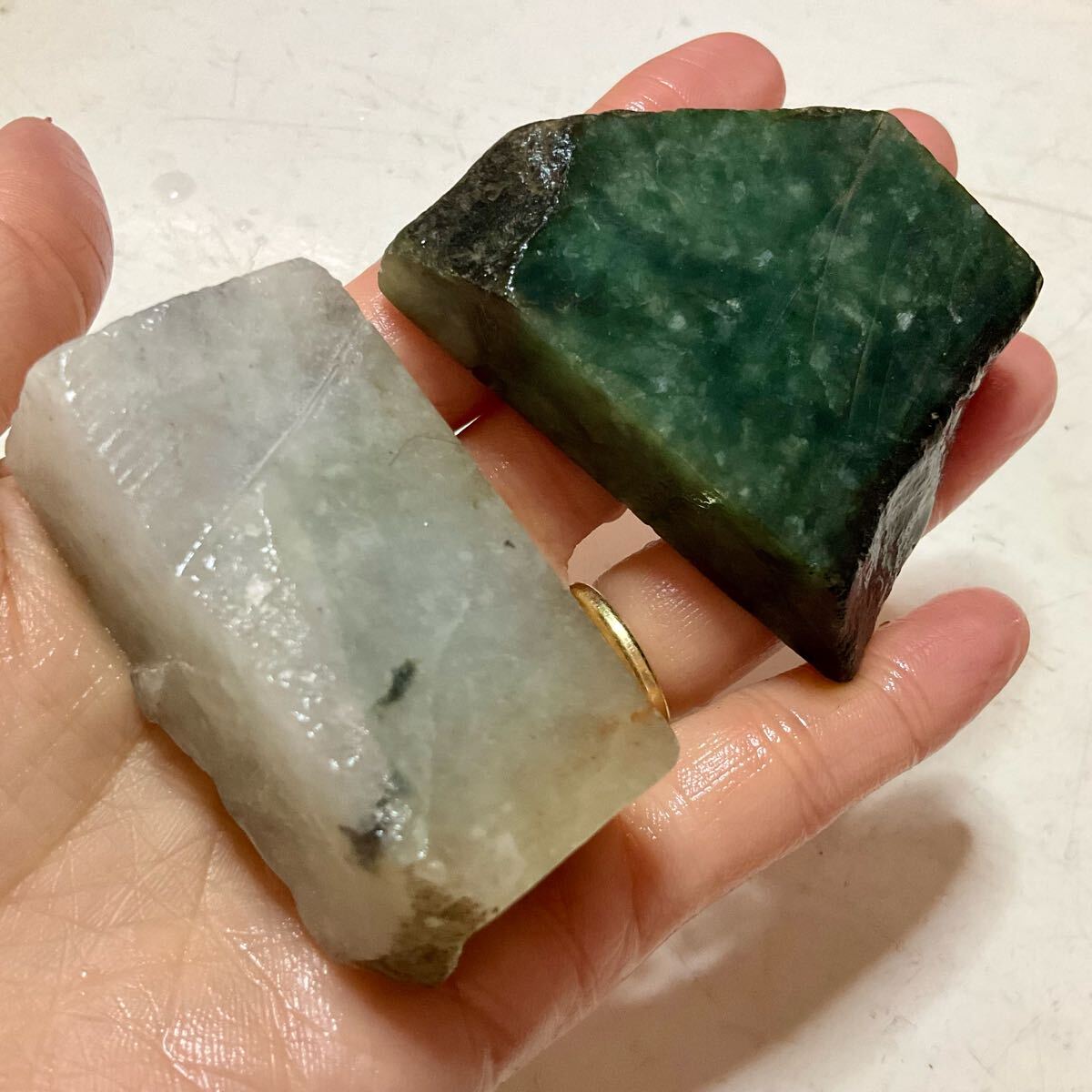 ミャンマー産天然本翡翠原石4pcロットトータル516g[JADEITE ミャンマー産天然本翡翠原石4pcロットトータル516g[JADEITE