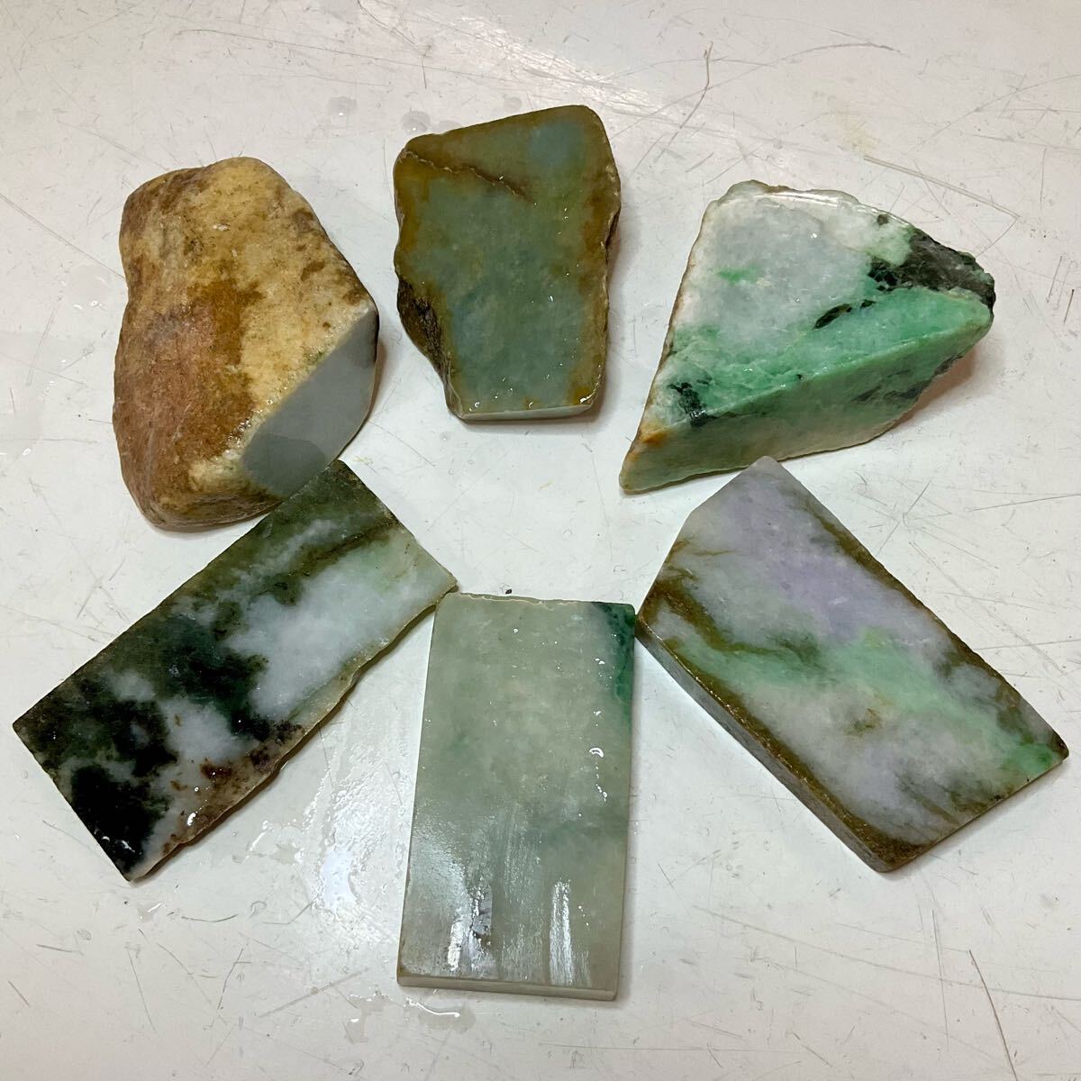 ミャンマー産天然本翡翠原石 6pcロットトータル522g[JADEITE ミャンマー産天然本翡翠原石 6pcロットトータル522g[JADEITE