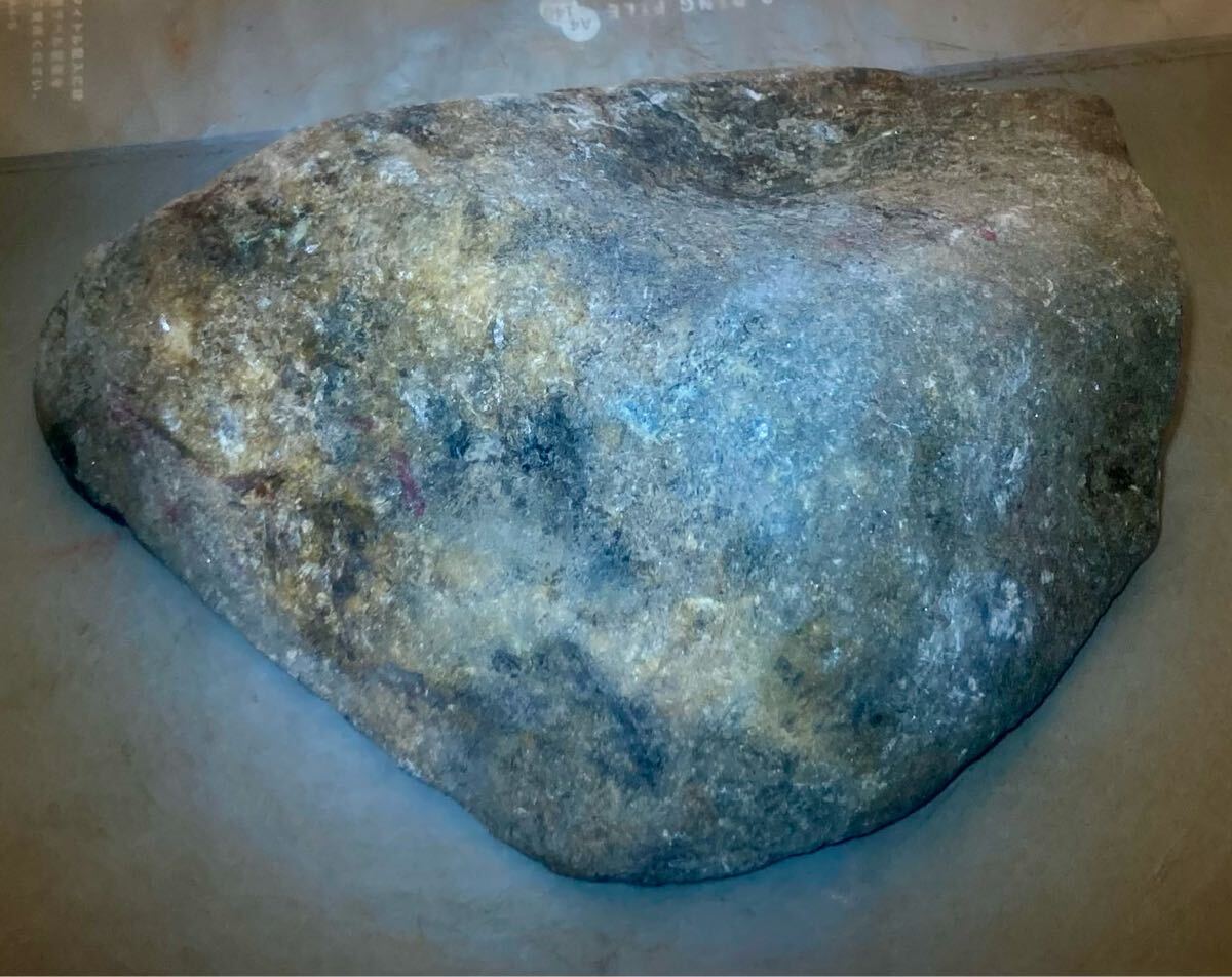 ミャンマー産超巨石天然本翡翠原石2.606kg1面カット磨き済み ミャンマー産超巨石天然本翡翠原石2.606kg1面カット磨き済み
