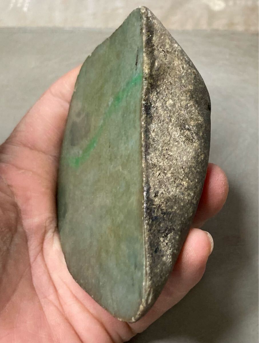ミャンマー産天然本翡翠原石396g1面カット磨き無し[JADEITE ミャンマー産天然本翡翠原石396g1面カット磨き無し[JADEITE