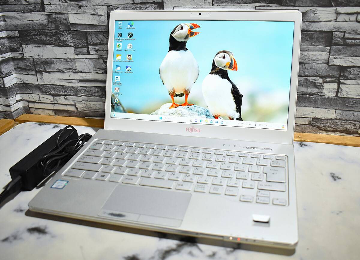 超軽量モバイルPC！【高性能 Core i5/爆速SSD 256GB/高精細(xì)フルHD液晶】在宅ワーク/動(dòng)畫編集/プログラミング學(xué)習(xí)/富士通 Lifebook SH90/X